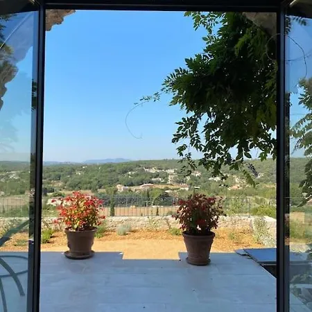 Les Calaberts Apartment